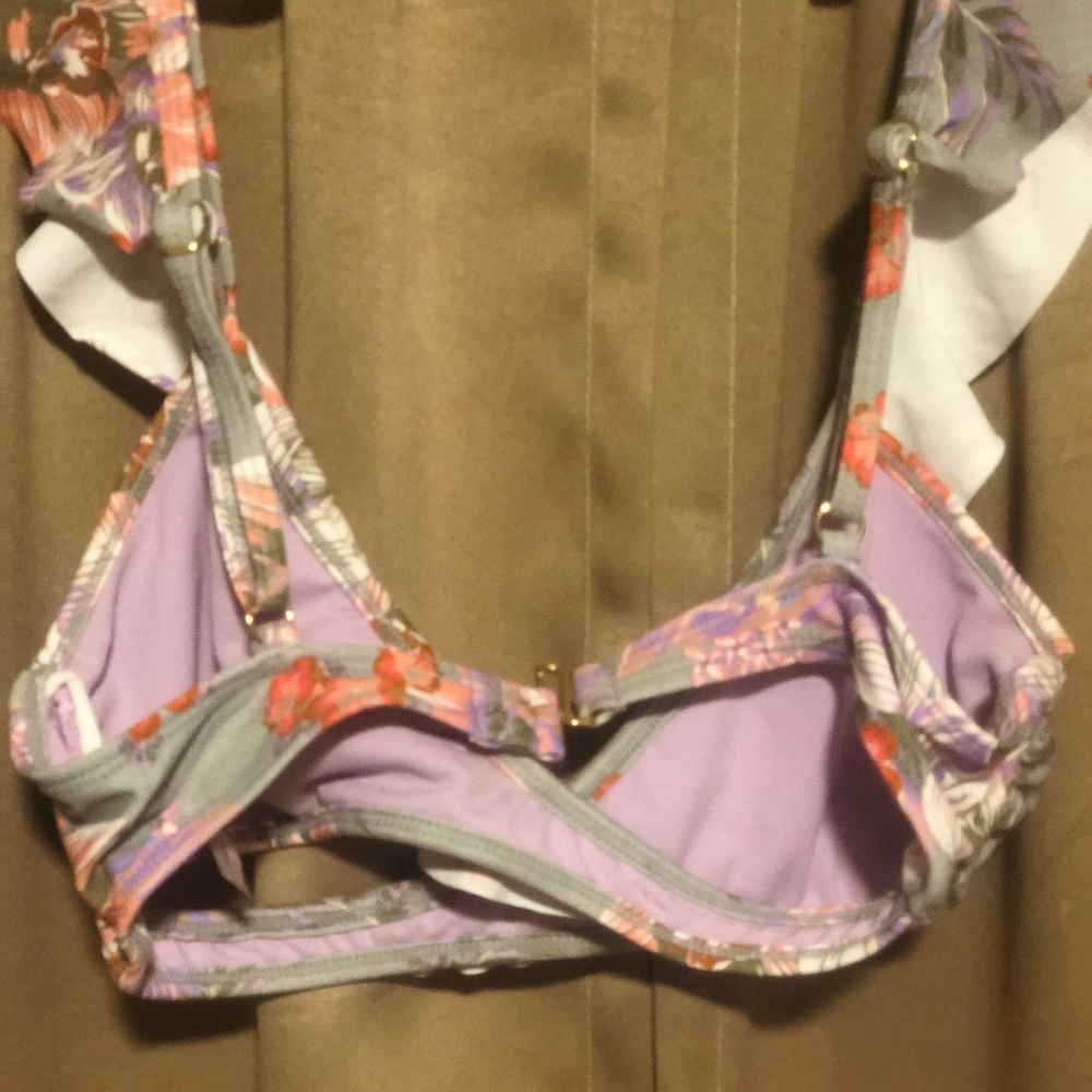 Bikini - Picture 3 of 3